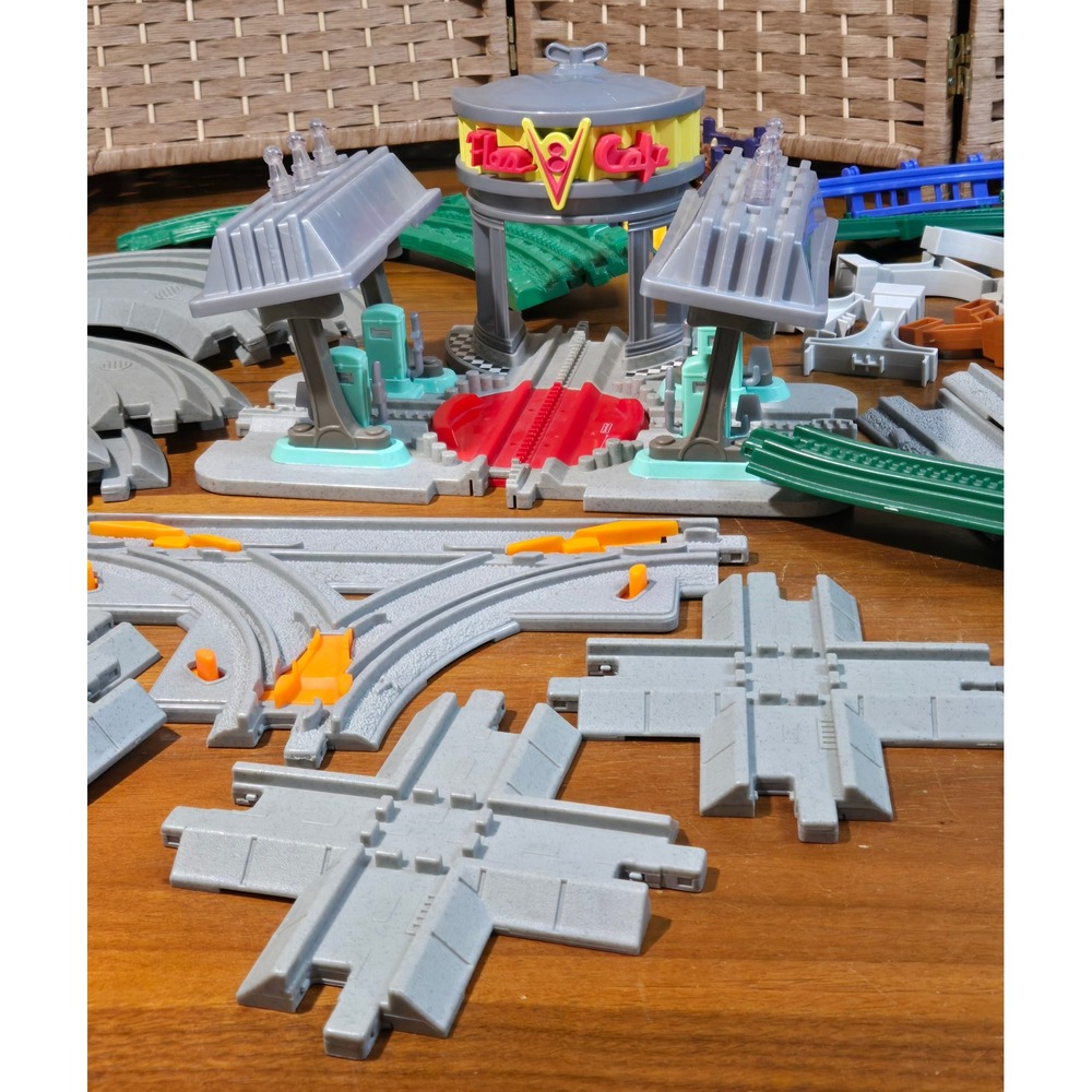 Disney Pixar Cars GeoTrax Flo V8 Cafe Track Lot Fisher Price Road Rail Bridge